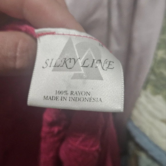 Silky Line Made in Indonesia lace open front kimono top. Pink. OS - Picture 6 of 6